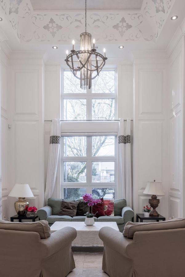 Luxurious Private Rooms In Richmond Bagian luar foto