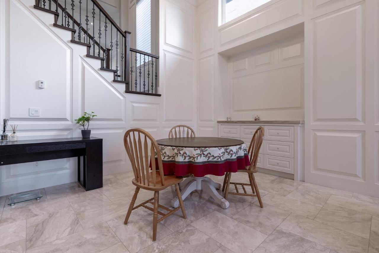 Luxurious Private Rooms In Richmond Bagian luar foto