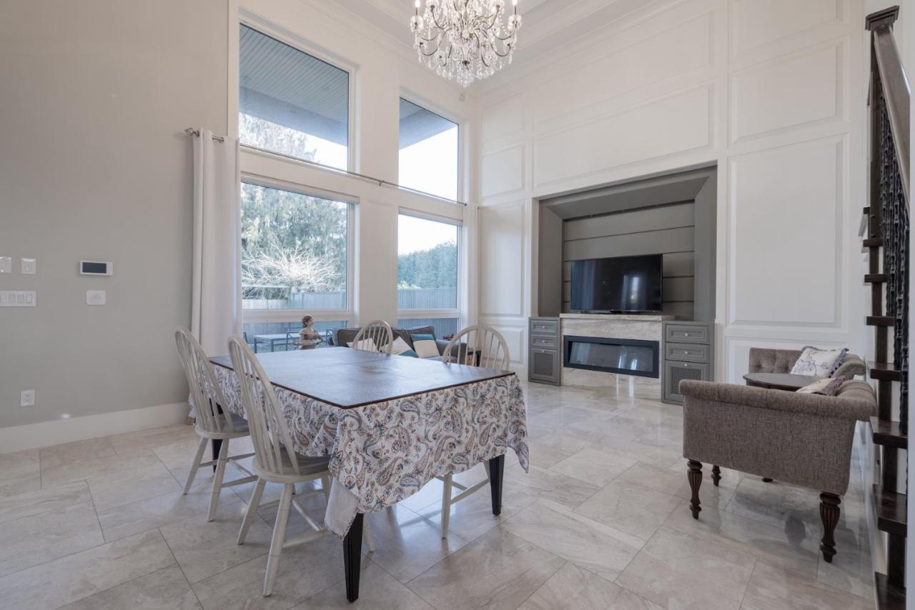 Luxurious Private Rooms In Richmond Bagian luar foto