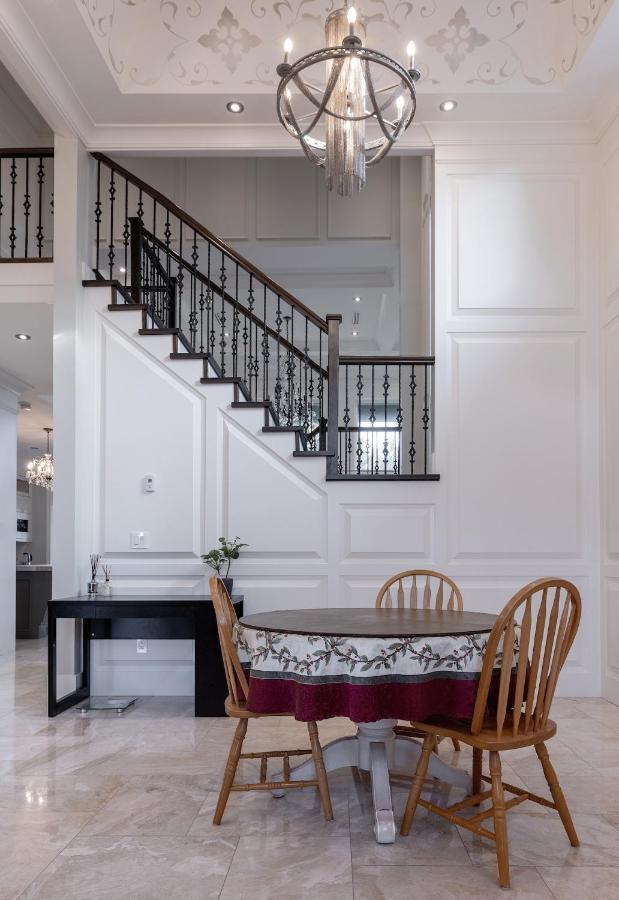 Luxurious Private Rooms In Richmond Bagian luar foto