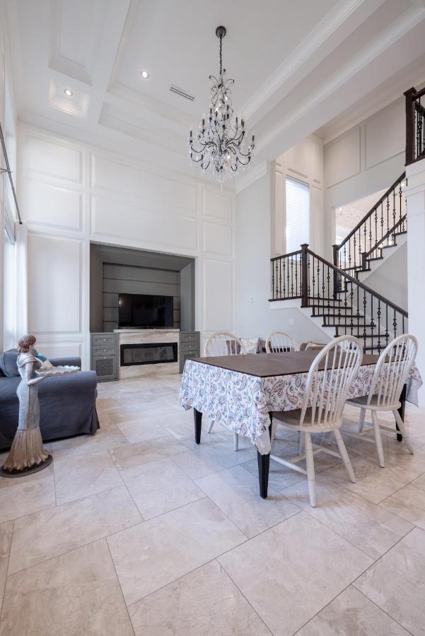 Luxurious Private Rooms In Richmond Bagian luar foto
